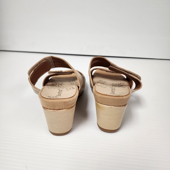 BareTraps Tan Winona Wedge Sandal  With Adjustable Straps Size 7 - Picture 4 of 7
